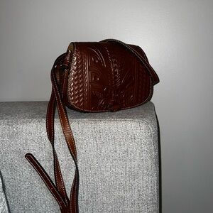 Elegant Brown Leather Crossbody Bag